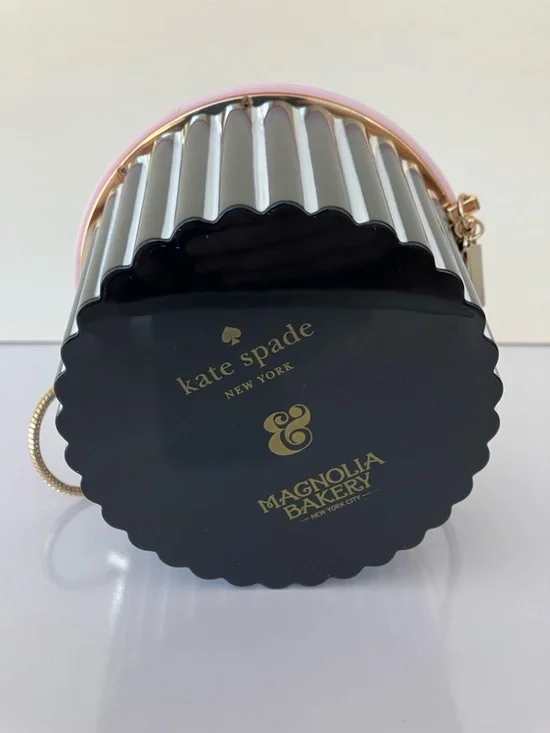 Kate Spade Magnolia Bakery Cupcake Clutch Purse  Novelty Treat Fashion Accessory - Picture 7 of 10